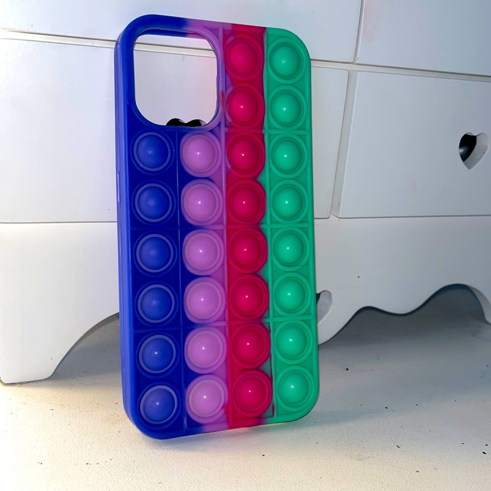 iPhone 12/12 Pro fidget case